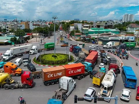 Cận cảnh tuyến đường logistics huyết mạch phía Đông Tp.HCM trước ngày "thay áo mới"