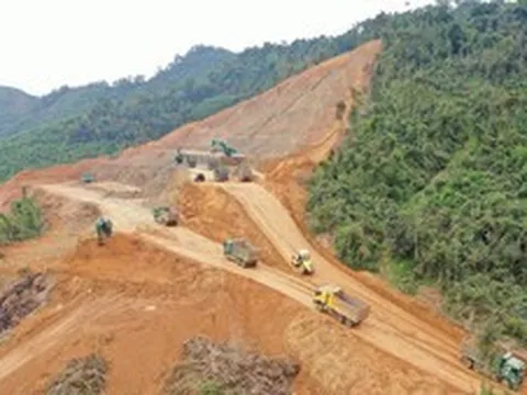 Một số dự án giao thông trọng điểm tiếp tục thiếu vật liệu thi công