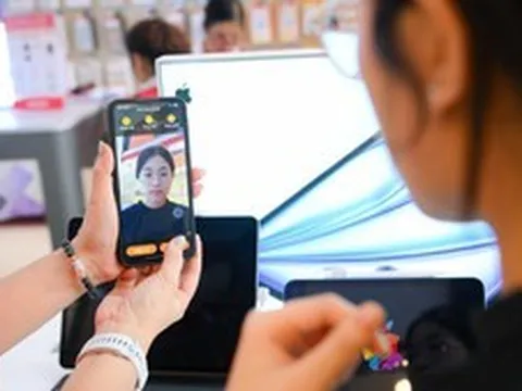 Dốc lực hỗ trợ hàng triệu khách hàng xác thực thông tin thuê bao di động trước giờ 'G'