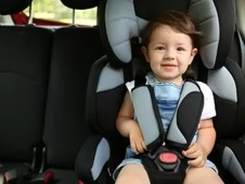 Những lưu ý khi trang bị ghế an toàn cho trẻ em