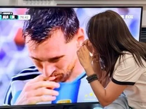 Ca sĩ Mỹ Tâm gây sốt khi "tỏ tình" với siêu sao Messi