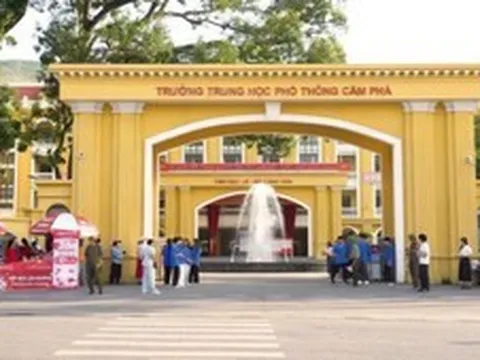 Quảng Ninh kỷ luật 3 giáo viên liên quan vụ giám thị hỗ trợ thí sinh làm bài