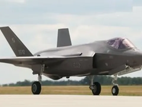 Máy bay chiến đấu F-35 lần đầu tiên gầm rú trên bầu trời Ba Lan