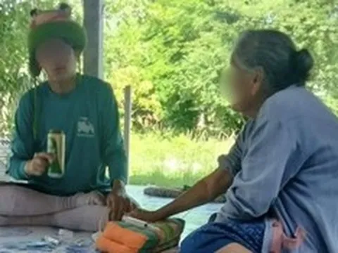 Nam bác sĩ bị điều tra vì uống bia trong lúc lấy máu xét nghiệm
