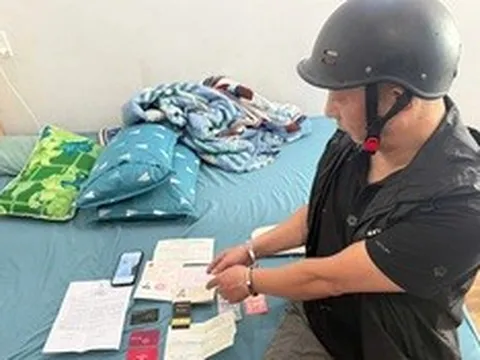 Chiêu thức táo tợn của người đàn ông ngoại quốc cướp tài sản nữ quản lý sòng bạc