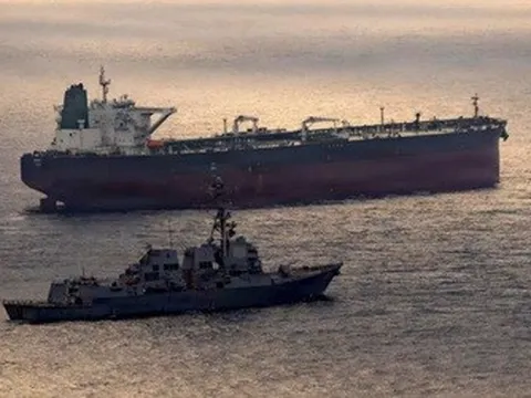 Mỹ mở lại đường biển cho Iran, tương lai đàm phán Thụy Sĩ còn mờ mịt
