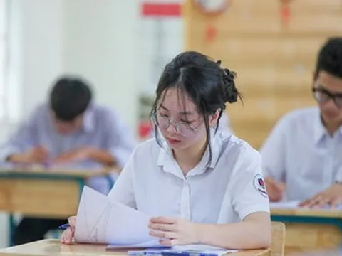 Điểm thi lớp 10 Hà Nội vừa công bố: Nhiều thí sinh "đứng ngồi không yên"