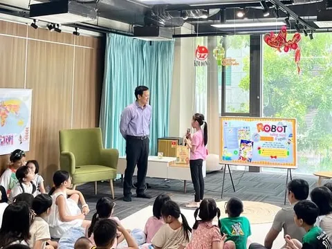 Gặp gỡ "Chú robot tưởng mình là người" cùng GS.TS Lê Anh Vinh