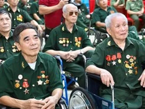 Bộ Nội vụ hướng dẫn chi tiết tặng quà của Chủ tịch nước dịp 27/7