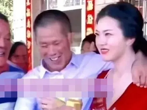 Lấy chồng hơn 30 tuổi, cô gái 20 tuổi khiến cả làng "ngỡ ngàng"