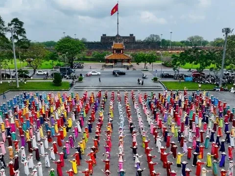 Tôn vinh di sản, lan tỏa thương hiệu “Huế - Kinh đô Áo dài”