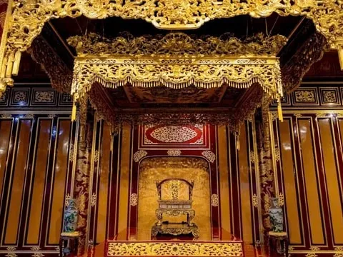 Phục chế Bảo vật Quốc gia “Ngai vua triều Nguyễn” đúng nguyên bản sau sự cố bị phá hoại