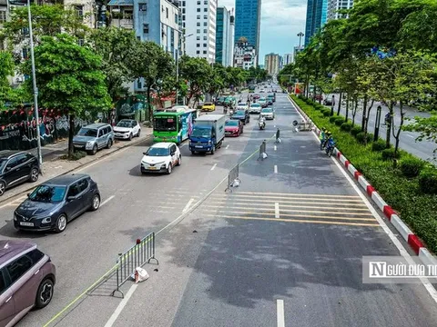 Hà Nội: Khu vực đường Văn Cao được rào chắn phục vụ thi công metro