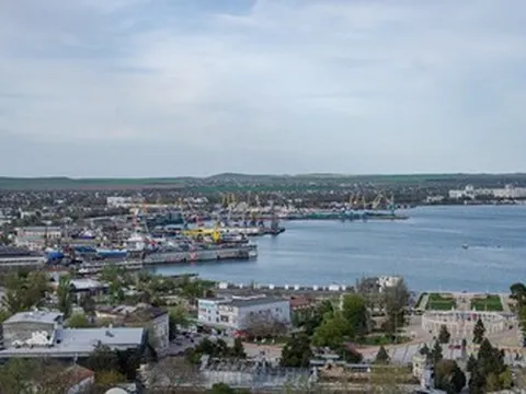 Ukraine tấn công bằng máy bay không người lái gây mất điện diện rộng tại Crimea