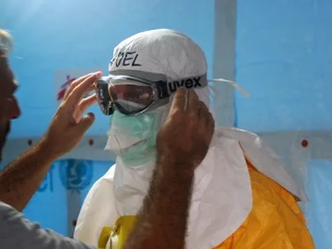 Chính phủ Pháp xác nhận bác sĩ hồi hương từ Congo là ca nhiễm ebola đầu tiên