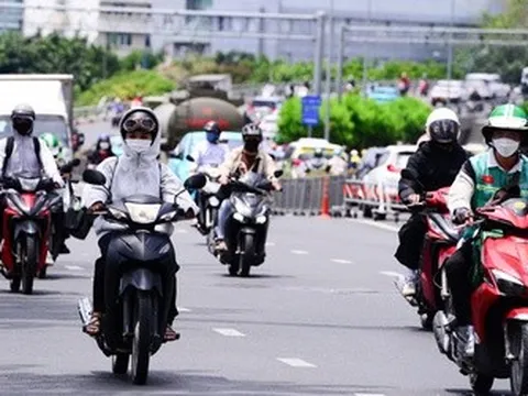 Dự báo thời tiết 25/6: Miền Bắc sắp đón mưa dông sầm sập, miền Trung vẫn ngột ngạt oi bức