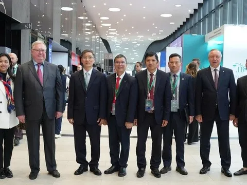 Đẩy mạnh hợp tác trong lĩnh vực chuyển đổi số và AI giữa Hội Luật gia Việt Nam và Hội Luật gia Liên bang Nga