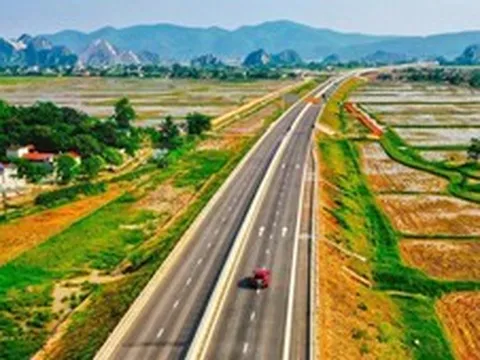 Đẩy nhanh tiến độ đầu tư 5 tuyến cao tốc quan trọng trước năm 2030