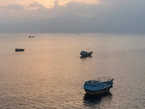 Mỹ và Iran nhất trí tạm dừng tấn công, sẽ đàm phán tại Qatar về eo biển Hormuz