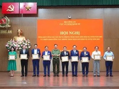 Vinachem được Cục An ninh kinh tế, Bộ Công an khen thưởng trong phong trào toàn dân bảo vệ an ninh Tổ quốc