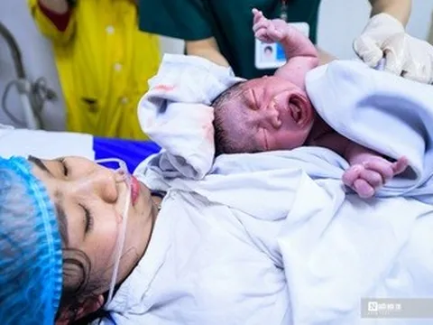 Phụ nữ sinh đủ 2 con trước 35 tuổi được hỗ trợ tối thiểu 2 triệu đồng