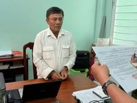 Bắt người đàn ông giở trò đồi bại với bé gái
