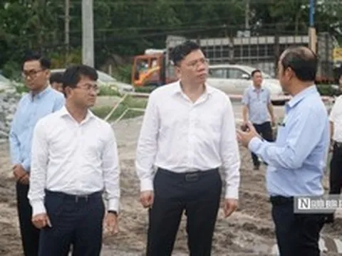 Thiếu nguyên vật liệu, cao tốc Tp.HCM - Thủ Dầu Một - Chơn Thành bị chậm