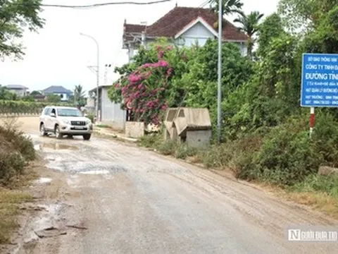 Dự án trăm tỷ dang dở, người dân khốn khổ vì bụi mịt mù, đường lầy lội