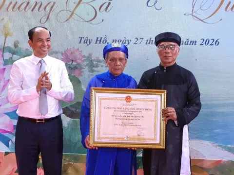 Phường Tây Hồ đón nhận Bằng công nhận làng nghề và nghề truyền thống ướp trà sen