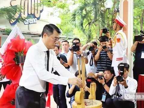 Thủ tướng Lê Minh Hưng dự lễ tìm kiếm hài cốt liệt sĩ ở công viên Lê Thị Riêng