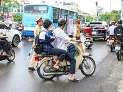 Cục CSGT bác tin "người từ 16 đến dưới 18 tuổi đi mọi loại xe máy đều bị phạt"