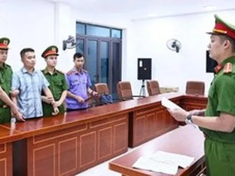 NÓNG: Giữ khẩn cấp một giáo viên Trường THPT chuyên Tuyên Quang