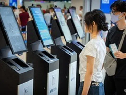 Nội Bài triển khai kiosk sinh trắc học mới, check-in chỉ trong vài giây