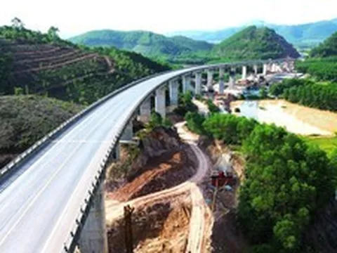 Từ 10/7, tạm dừng khai thác cao tốc đoạn Cam Lộ - La Sơn vào ban đêm