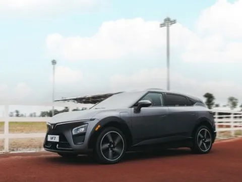 Người dùng hài lòng với VinFast VF 7: “Mua được chiếc xe ngon là có cơ hội mở rộng bán kính đời mình”