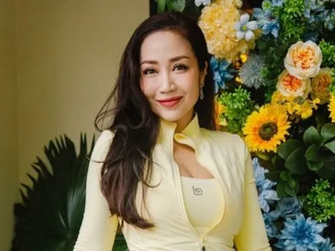Nghệ sĩ Ốc Thanh Vân cùng 3 con trở lại Úc