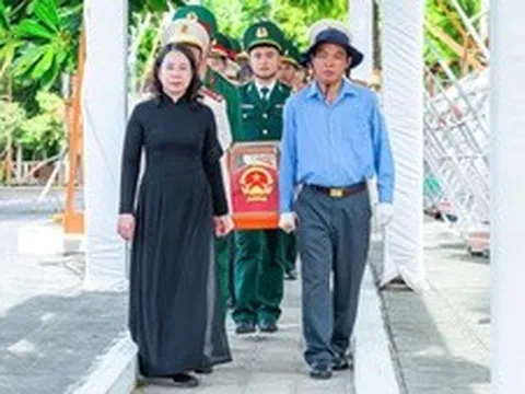 Phó Chủ tịch nước dự lễ an táng 235 hài cốt liệt sĩ tại Nghĩa trang liệt sĩ Dốc Bà Đắc