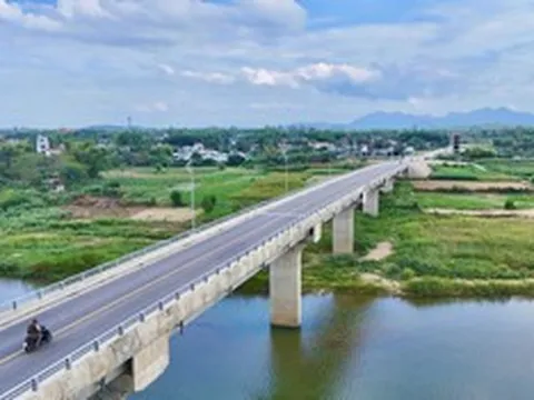 Cận cảnh cầu 150 tỷ đồng "nối đôi bờ vui", người dân hết cảnh đi vòng hơn 20km