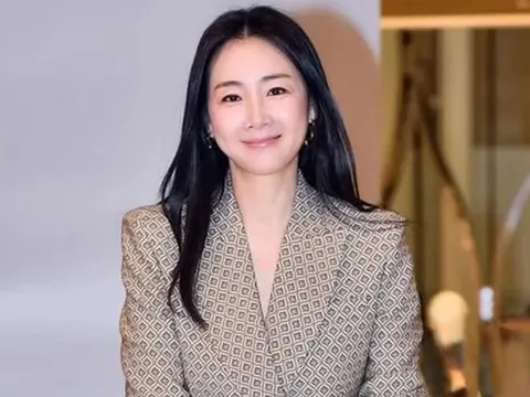 "Nữ hoàng nước mắt" Choi Ji Woo ở tuổi 51 với diện mạo gây ngỡ ngàng