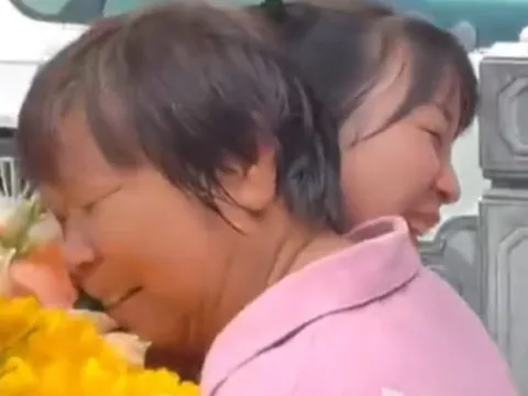 Bé gái 2 tuổi mất tích năm 1991 đoàn tụ với gia đình sau 35 năm