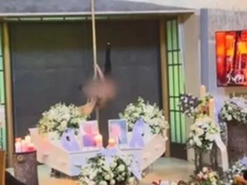 Tham dự đám tang, quan khách "ngại ngùng" khi chứng kiến cảnh trước mắt