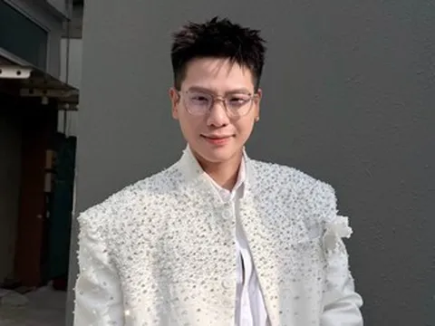 Quân A.P "trượt tay" lộ ảnh cưới chụp tại Ý