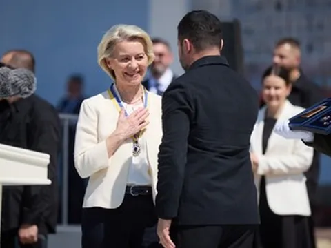Bà Von der Leyen: “Mỗi ngày, Ukraine làm cho châu Âu mạnh mẽ hơn”