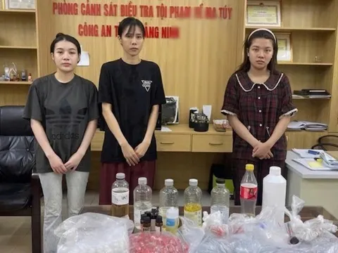 Triệt phá đường dây sản xuất "Pod chill" chứa ma túy, bắt 4 người phụ nữ