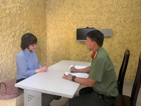 Khởi tố, bắt tạm giam Giám đốc Nhà xuất bản Hội Nhà văn liên quan cuốn sách "Chuyện với Thanh"