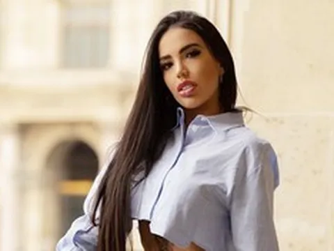 Bài đăng cuối cùng gây xót xa của nữ người mẫu 27 tuổi ngã lầu tử vong