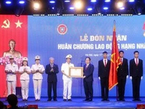 Cục Quản lý Thi hành án dân sự vinh dự đón nhận Huân chương Lao động hạng Nhất