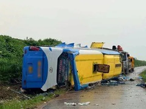 Khẩn trương điều tra, làm rõ nguyên nhân vụ tai nạn trên tuyến cao tốc Pháp Vân - Cầu Giẽ