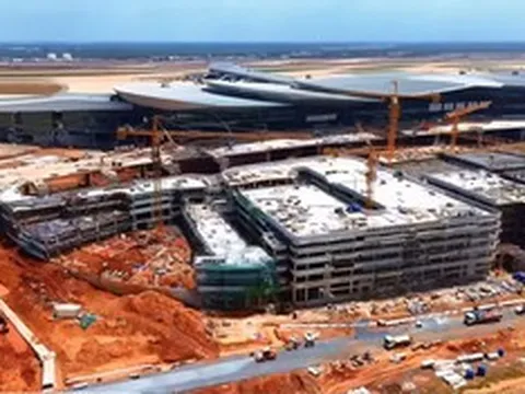 Công nhân miệt mài hoàn thiện "trái tim" sân bay Long Thành