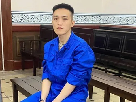 Gã đàn ông cuồng ghen livestream hành hung, ném bạn gái từ mái nhà cao 7,5m trả giá đắt